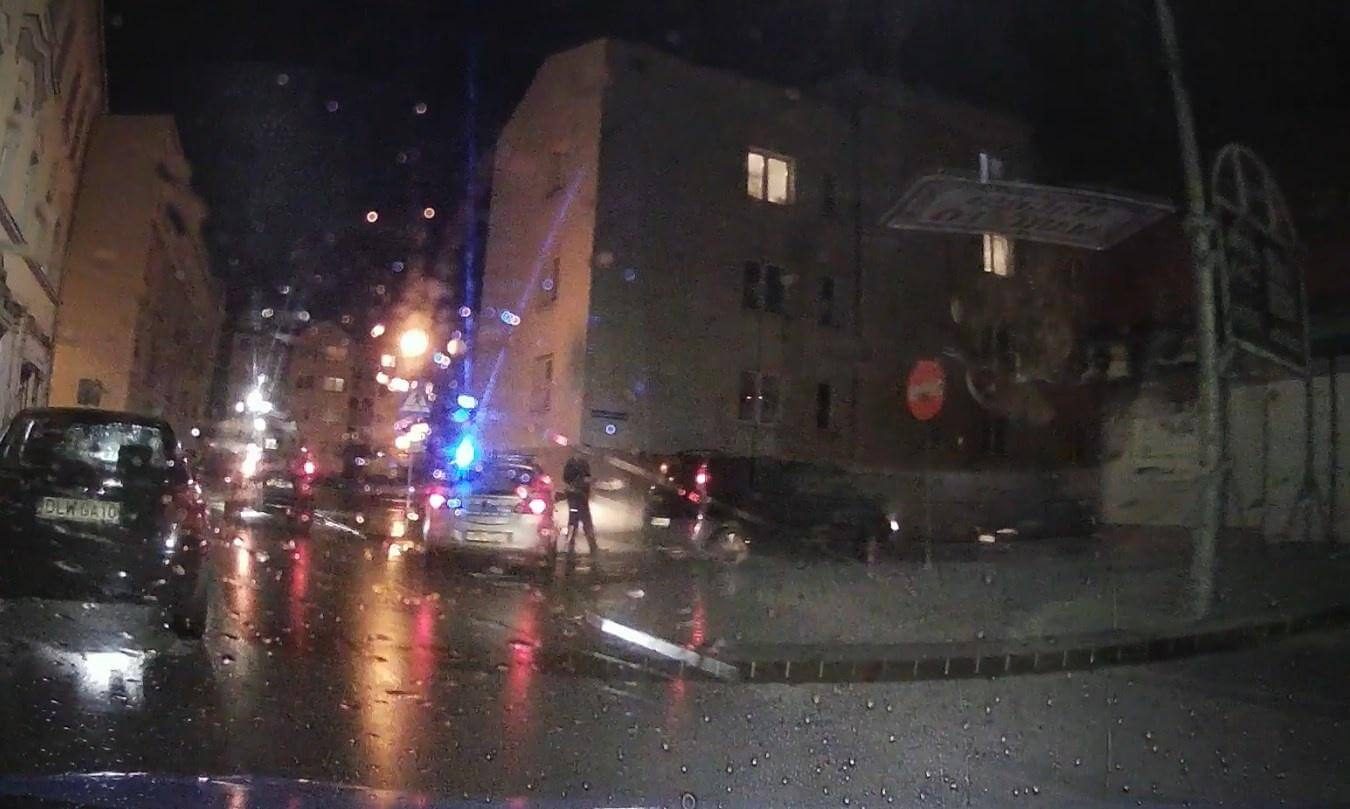 Wjechał pod zakaz wjazdu - poniósł konsekwencje szybciej niż myślał.