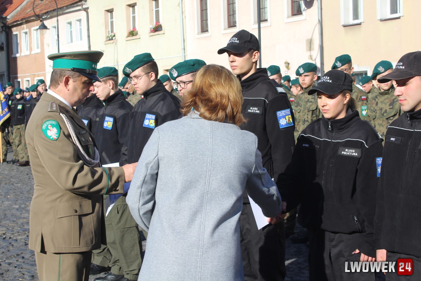 Uroczyste ślubowanie klas pierwszych w Lubomierzu — zdjęcie 140
