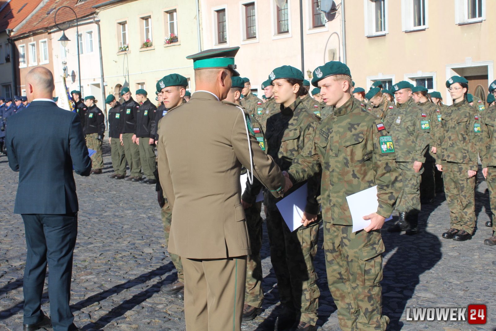 Uroczyste ślubowanie klas pierwszych w Lubomierzu — zdjęcie 72