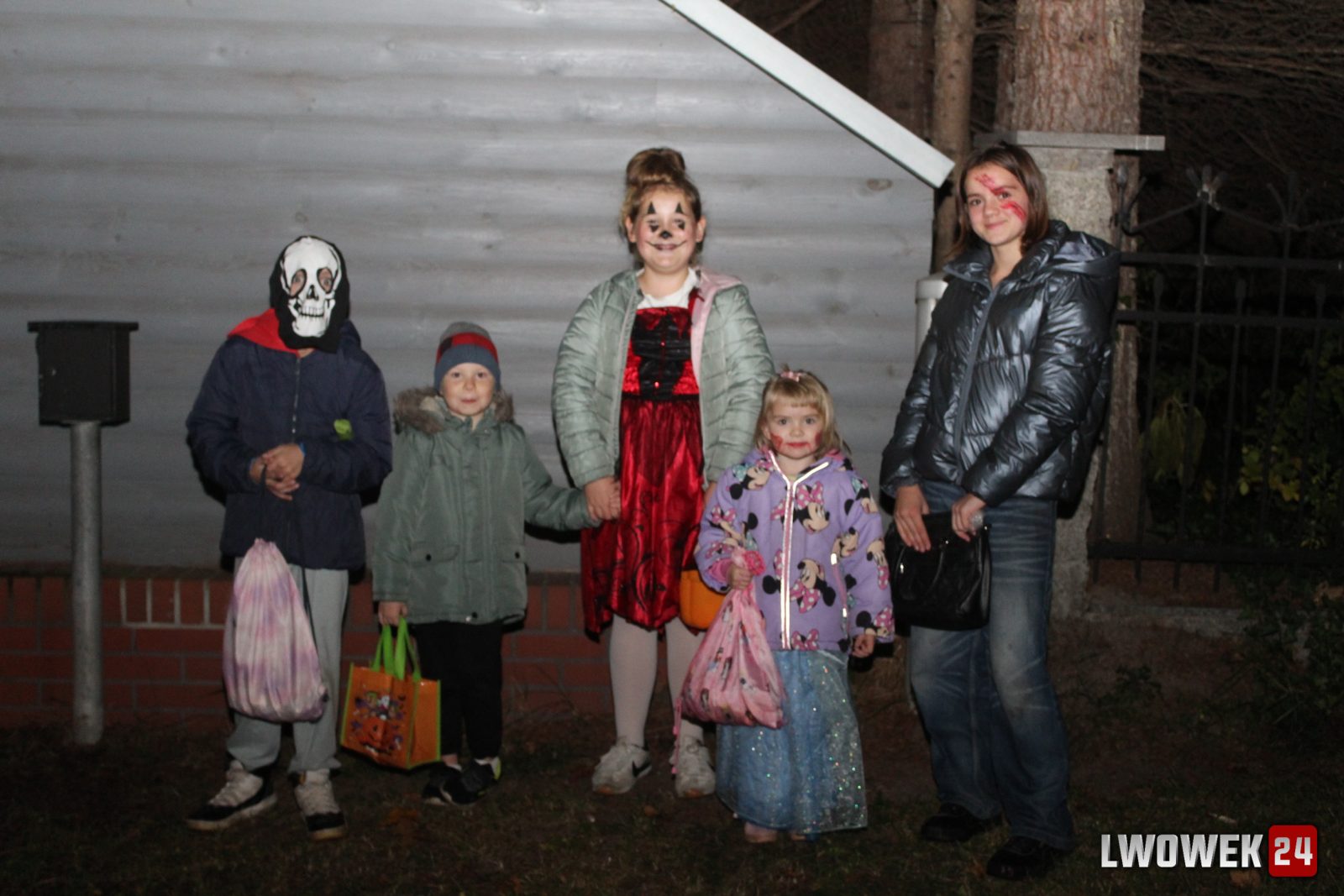 Lwówek Śląski w halloweenowym klimacie. Tak mieszkańcy spędzili 31 października — zdjęcie 13