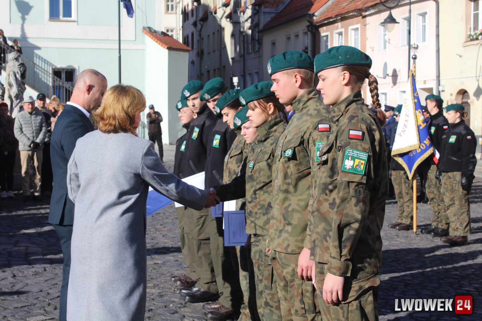 Uroczyste ślubowanie klas pierwszych w Lubomierzu — zdjęcie 123