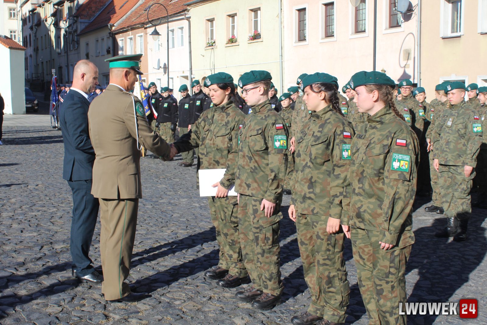Uroczyste ślubowanie klas pierwszych w Lubomierzu — zdjęcie 77