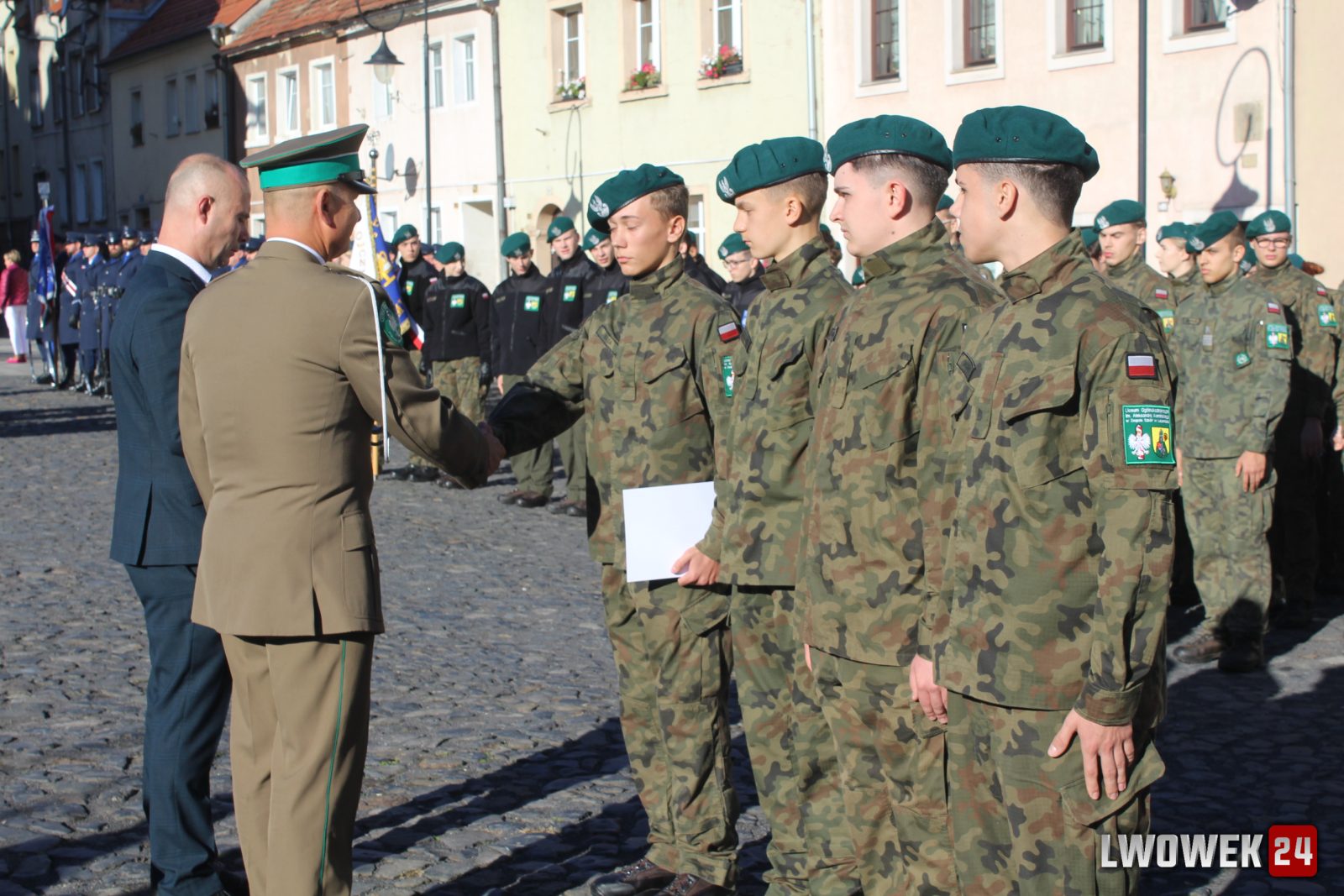 Uroczyste ślubowanie klas pierwszych w Lubomierzu — zdjęcie 62