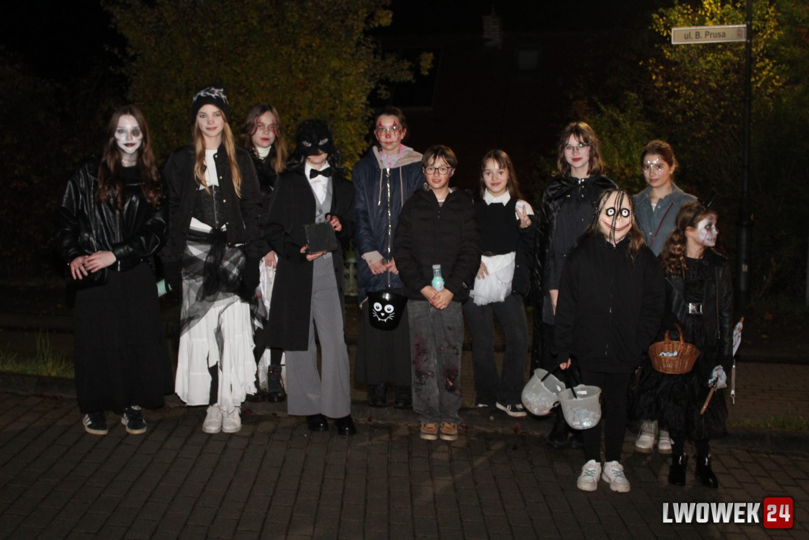 Lwówek Śląski w halloweenowym klimacie. Tak mieszkańcy spędzili 31 października — zdjęcie 7