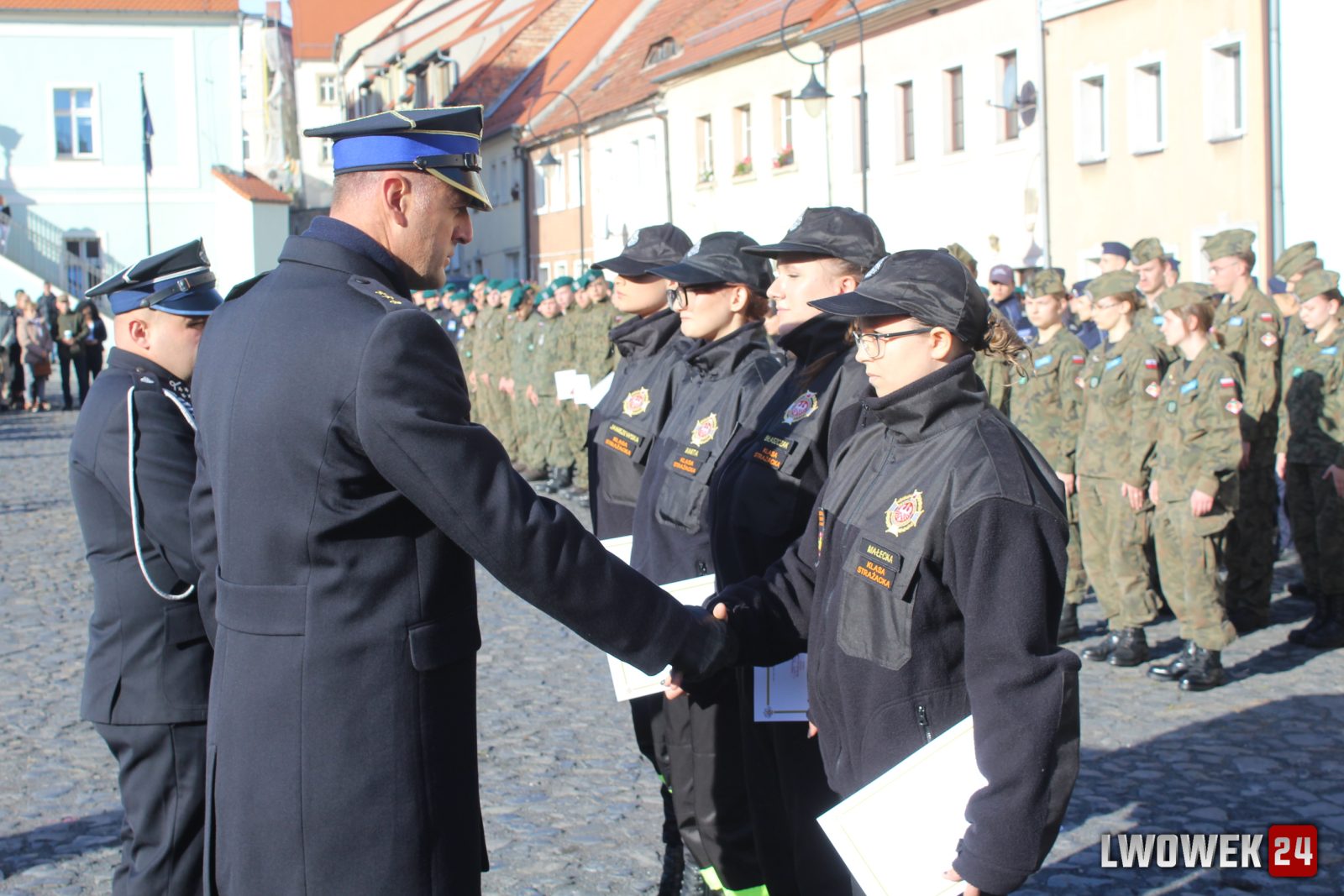Uroczyste ślubowanie klas pierwszych w Lubomierzu — zdjęcie 1