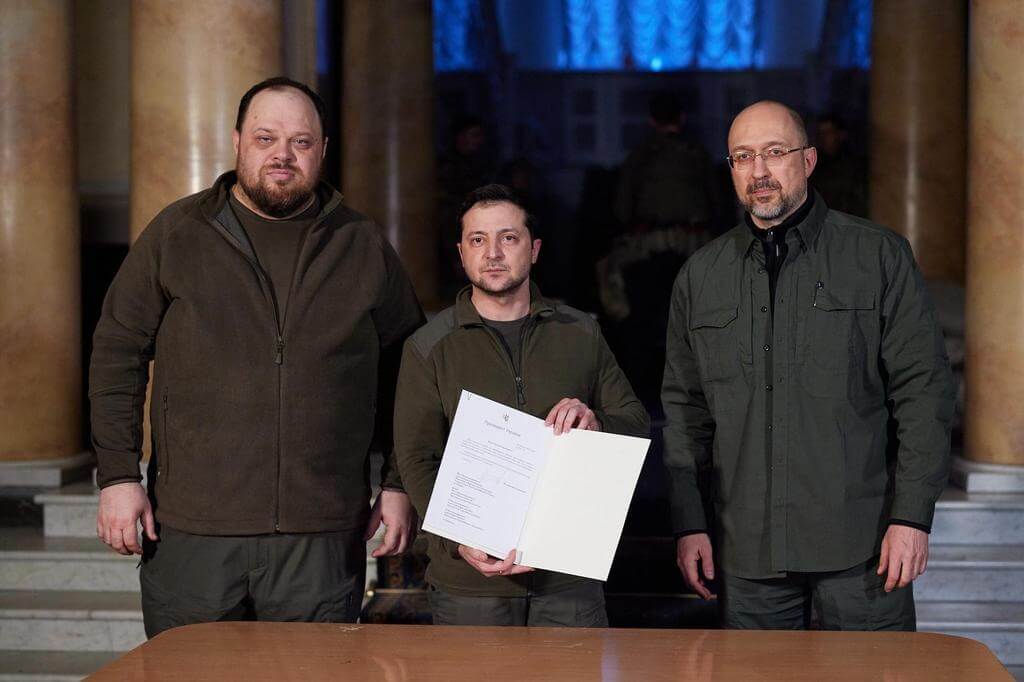  Zełenski podpisał wniosek o członkostwo Ukrainy w Unii Europejskiej
