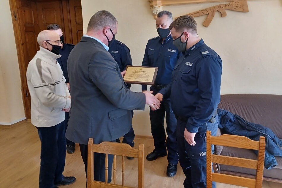  Nagrody i podziękowania dla policjantów z Gryfowa Śląskiego