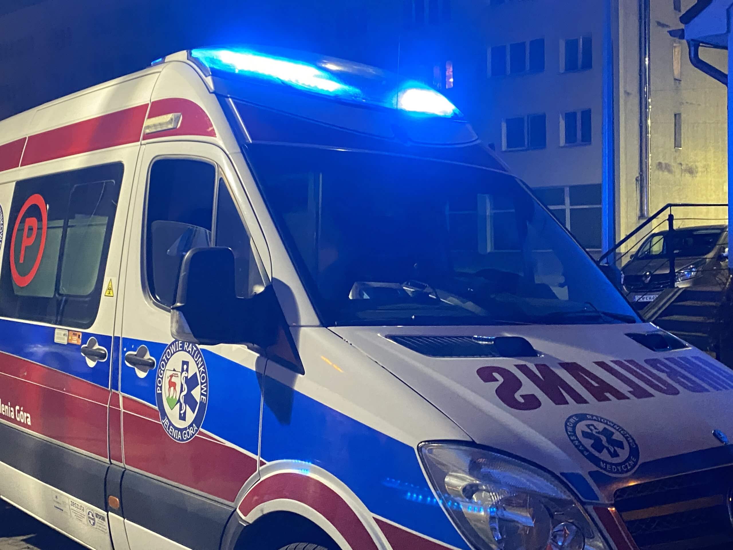  Wypadek wozu strażackiego i samochodu w Lubinie