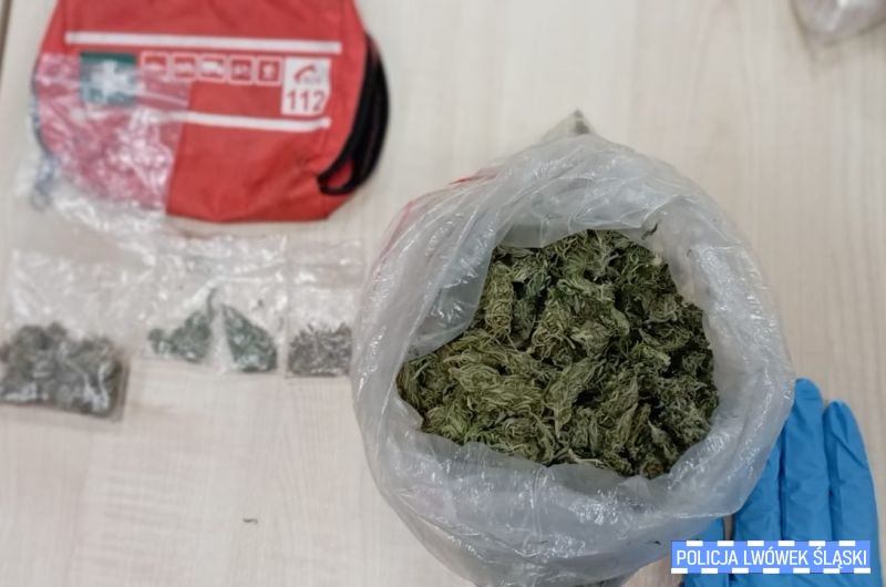  Lwóweccy policjanci zabezpieczyli 1600 porcji metamfetaminy i 700 marihuany