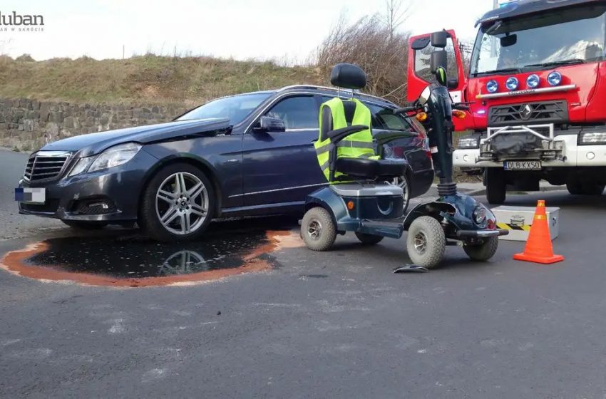  Lubań: Zderzenie Mercedesa ze skuterem inwalidzkim