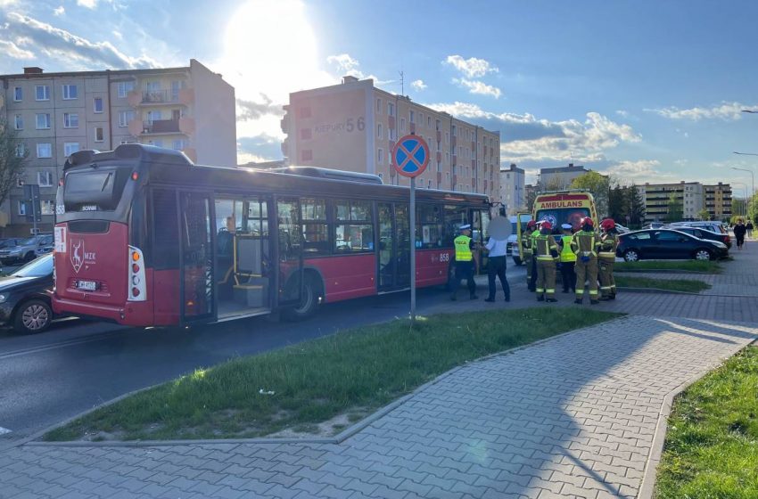  Kierowca autobusu MZK potrącił kobietę na pasach