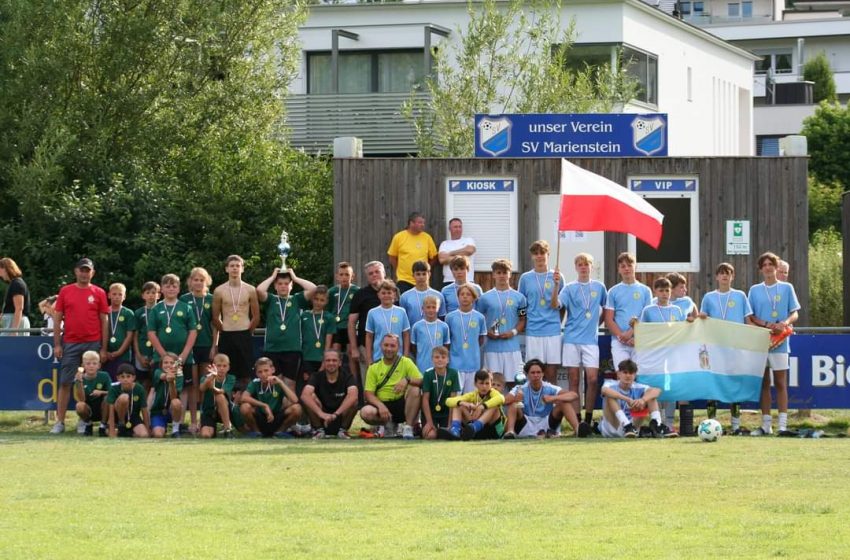  Młodzi piłkarze z LKS Czarni zdobywają laury na międzynarodowym turnieju STÄDTCUP 2023