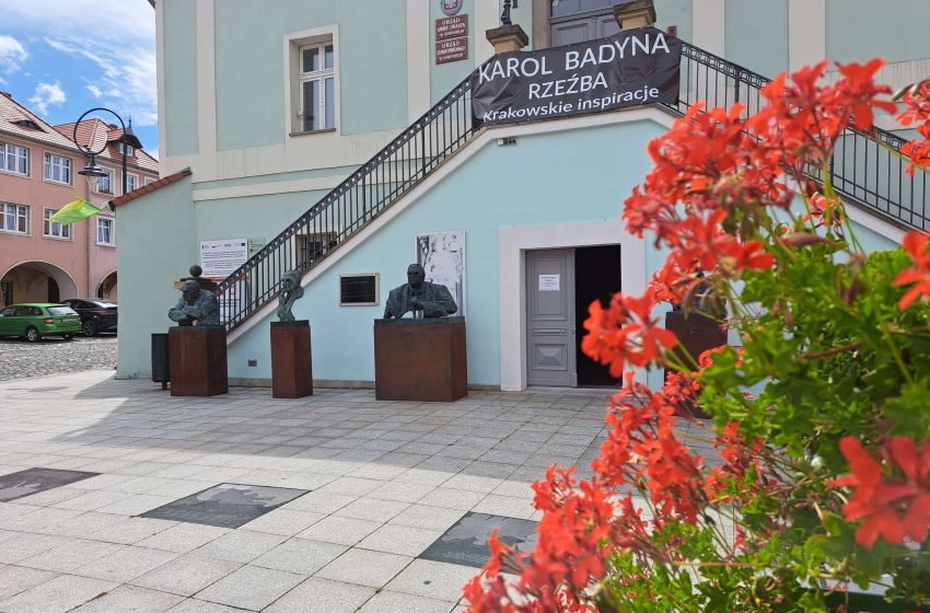  Rzeźby Karola Badyny zagościły w Lubomierzu