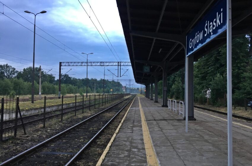  Na stacji w Gryfowie Śląskim została odnowiona poczekalnia dworcowa