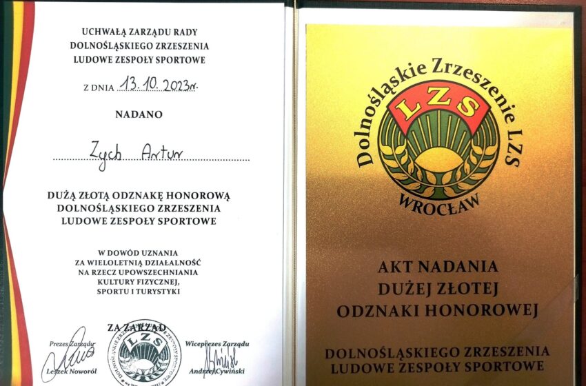  Burmistrz Wlenia Artur Zych i Starosta Daniel Koko nagrodzeni Odznaką Honorową Dolnośląskiego LZS