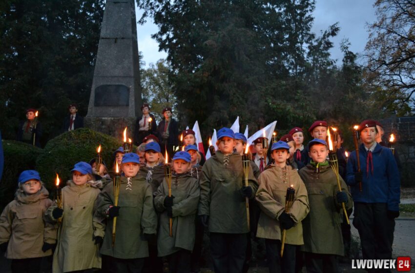  Lwówek Śl. w patriotycznej atmosferze świętował 105. lat polskiej niepodległości