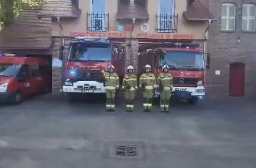 Strażacy z OSP Mirsk oddali hołd ochotnikowi