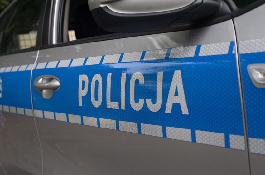 Zatrzymanie trzech osób w związku z kradzieżą pojazdu