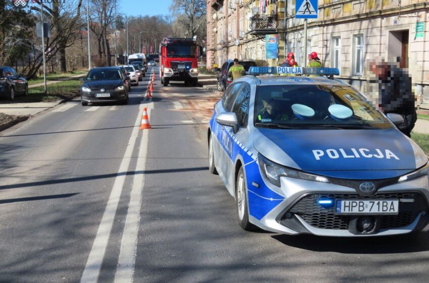 Groźna kolizja na ul. Warszawskiej w Lubaniu