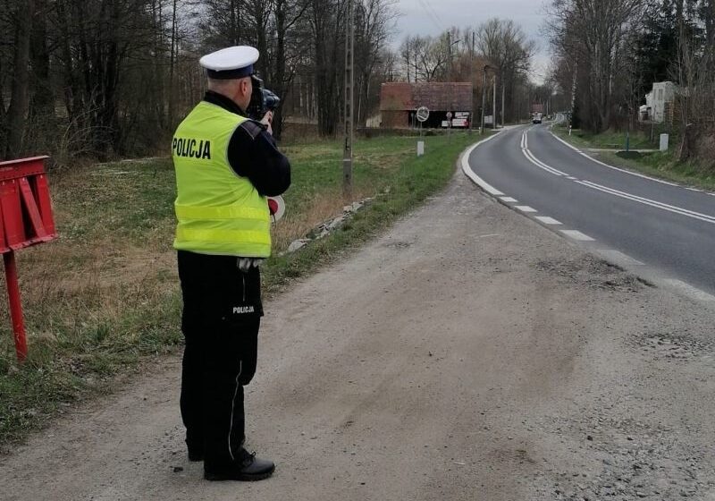  Policyjna akcja „Prędkość” na drogach powiatu lwóweckiego – ujawniono 29 naruszeń!