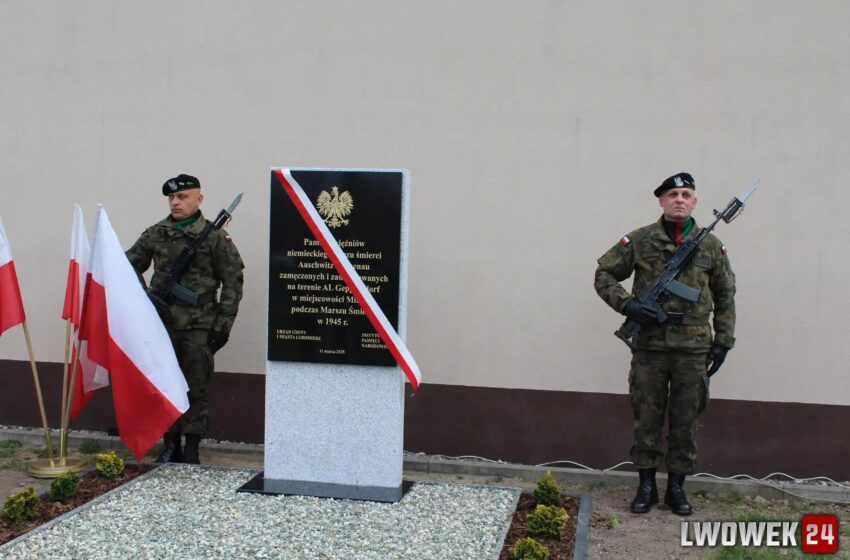Odsłonięto pomnik w Milęcicach: Pamięć o ofiarach Marszu Śmierci