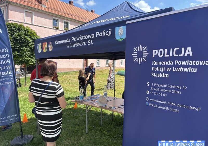Bezpieczne wakacje w Lubomierzu – policjanci uczestniczyli w festynie