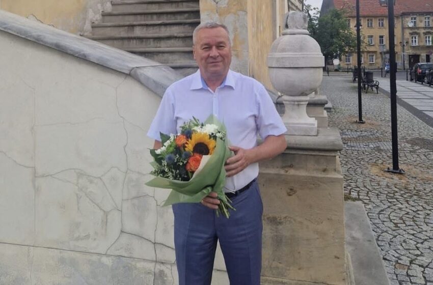 Burmistrz Andrzej Jasiński jednogłośnie z wotum zaufania i absolutorium