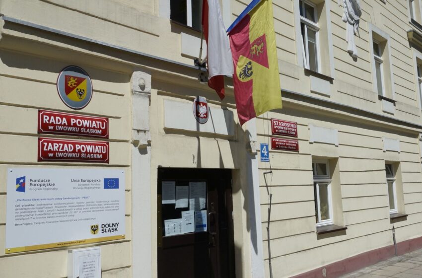 Rada Powiatu Lwóweckiego popiera budowę zbiornika retencyjnego na Czarnym Potoku