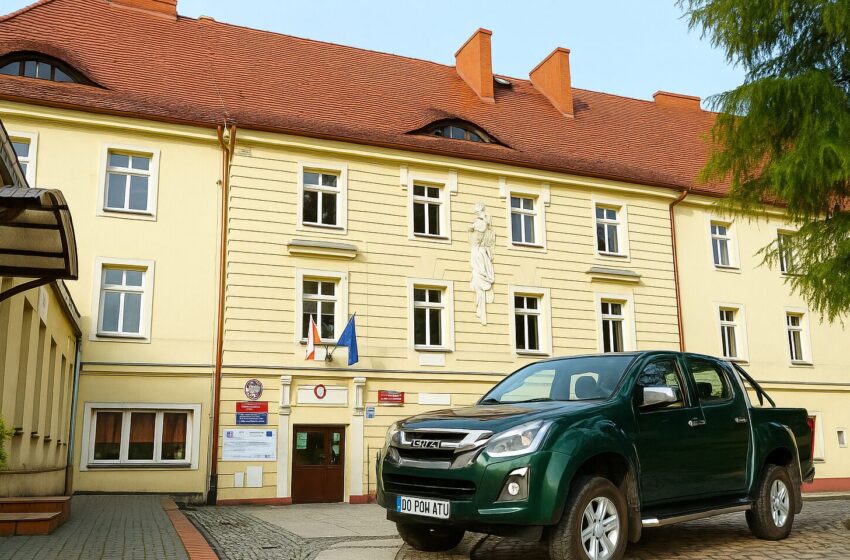  Zielony samochód zamiast schronów? Radni pytają o priorytety powiatu