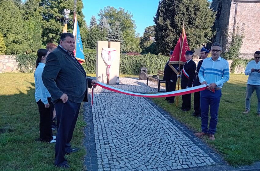  Wleń: Uroczystości poświęcenia pomnika Poległych w walce o Niepodległość Polski