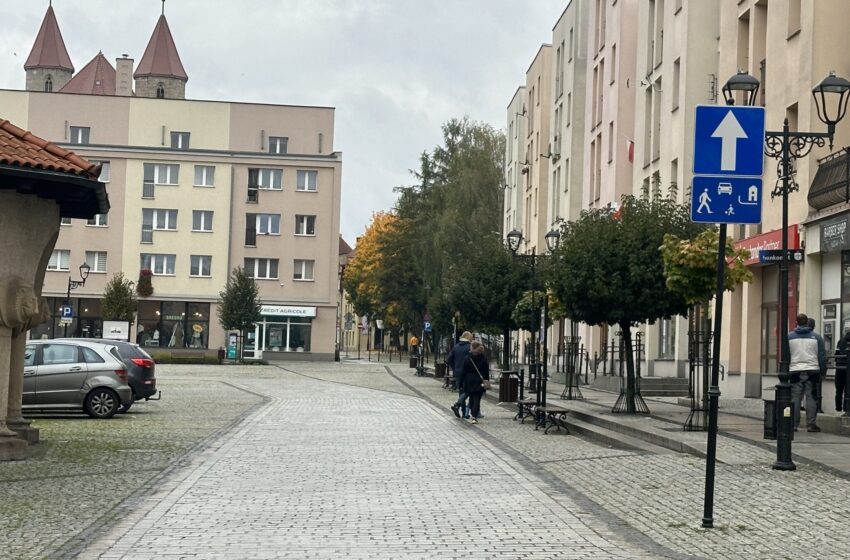  Rynek w Lwówku Śląskim ponownie otwarty dla samochodów