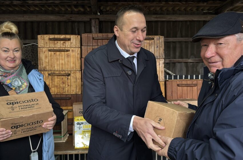  Dolny Śląsk dba o pszczoły – Samorząd przekazuje pokarm