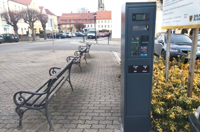  Od dzisiaj obowiązują opłaty za parkowanie w Mirsku, na Placu Wolności