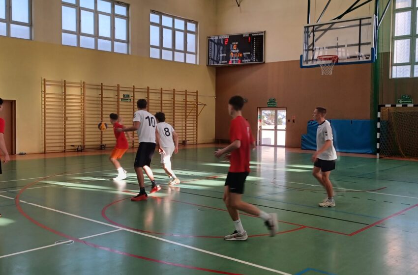  Mistrzostwa Powiatu w Koszykówce 3×3 Dziewcząt i Chłopców Licealiada Młodzieży