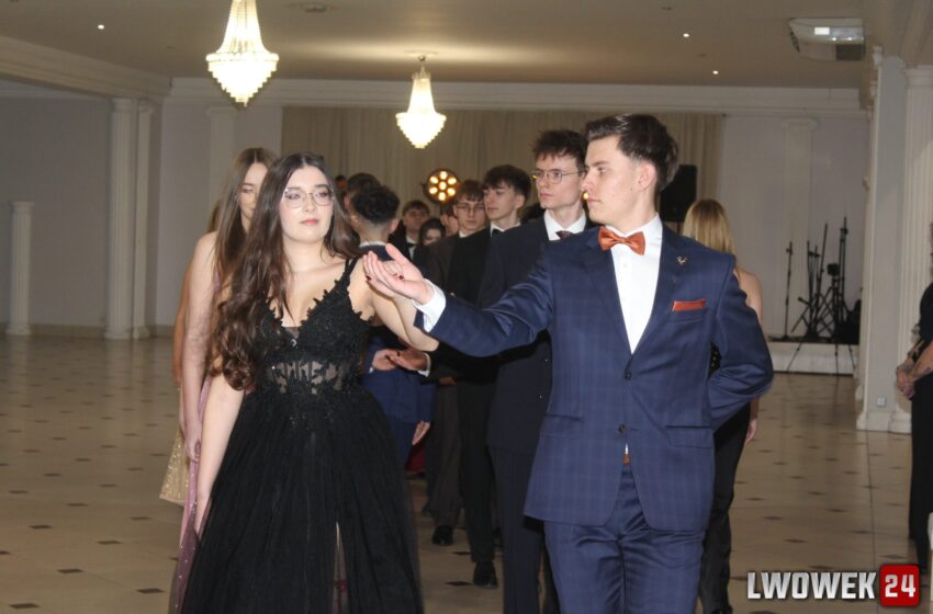  „Poloneza czas zacząć” – studniówka ZSOiZ w Lwówku Śląskim
