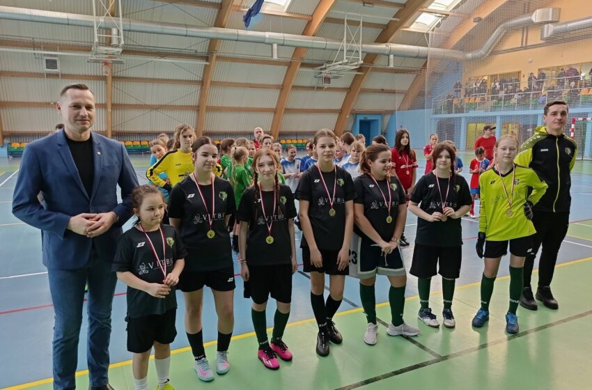 Hala Tęcza w Złotoryi areną futbolu. Maria Żurek z Stella Lubomierz najlepszą strzelczynią turnieju