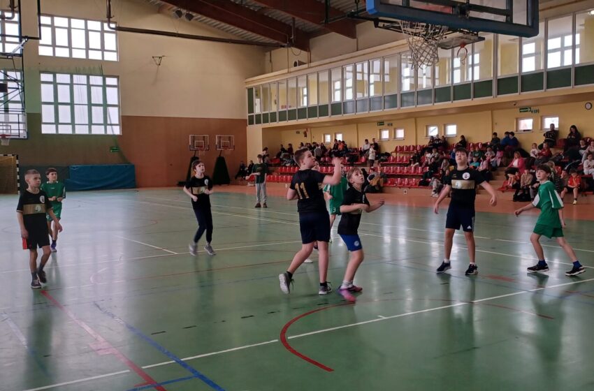  Mistrzostwa Powiatu w Koszykówce Dziewcząt i Chłopców Igrzysk Dzieci