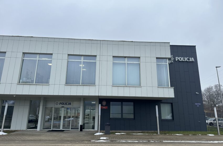  Nocna interwencja – policjanci pomogli seniorowi bezpiecznie wrócić do domu