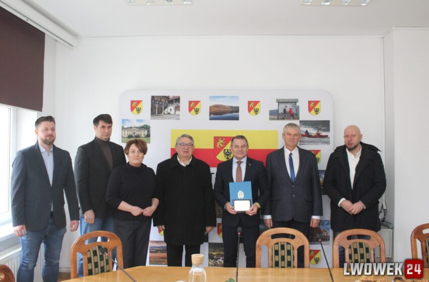  Wicewojewoda Dolnośląski spotkał się z pszczelarzami i władzami powiatu lwóweckiego