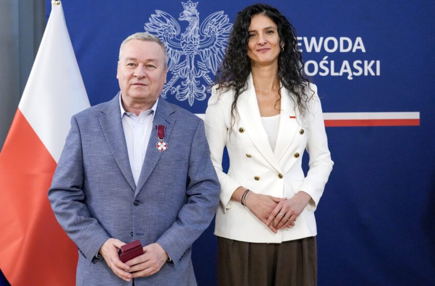  Burmistrz Gminy Mirsk, Andrzej Jasiński odznaczony Srebrnym Krzyżem Zasługi