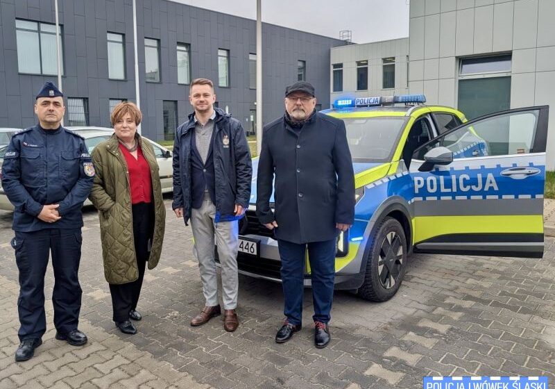  Nowy radiowóz Kia Sportage zasilił flotę lwóweckiej Policji
