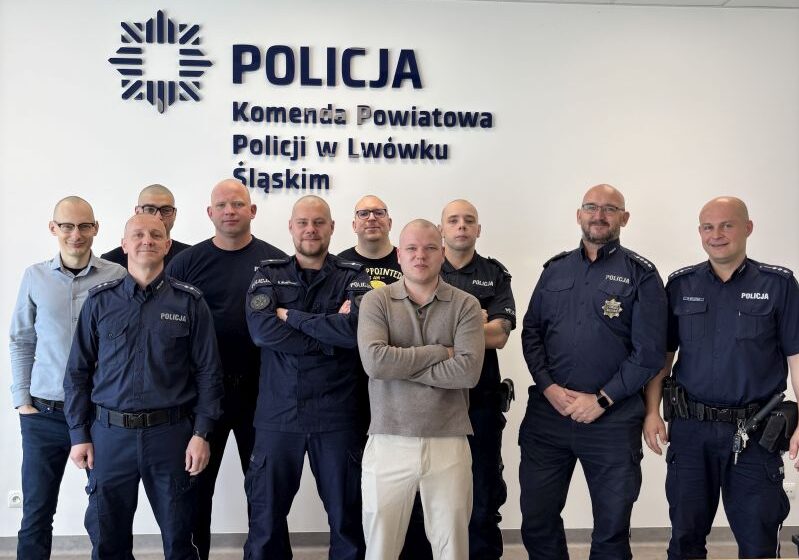  Policjanci z Lwówka Śląskiego solidarnie z dziećmi chorymi onkologicznie