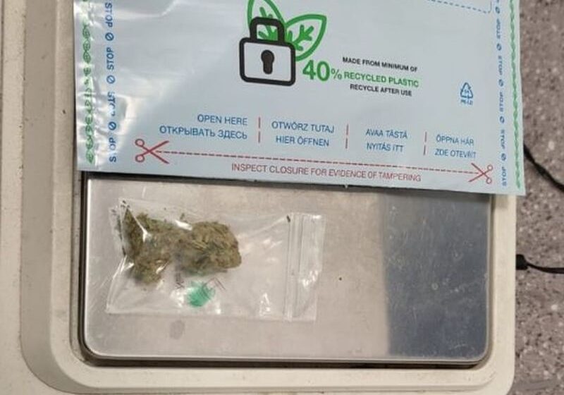  Nocna kontrola drogowa zakończona ujawnieniem narkotyków