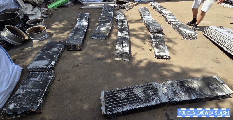  Błyskawiczne działania gryfowskich policjantów. Sprawcy kradzieży zatrzymani, a mienie odzyskane