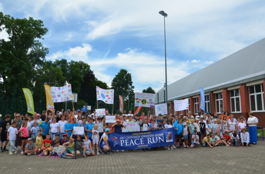  Światło pokoju w gminie Mirsk. Międzynarodowa sztafeta Peace Run odwiedziła lokalną społeczność!