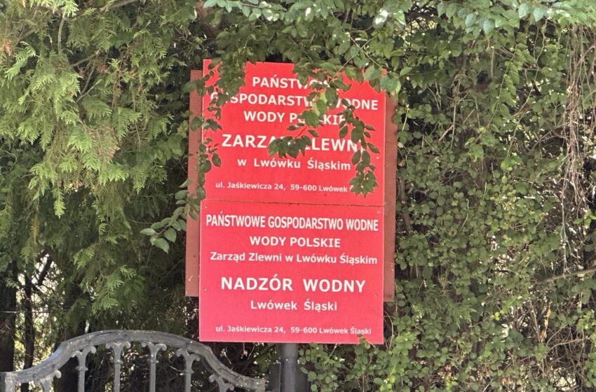  Prokuratura i policja w budynku Wód Polskich w Lwówku Śląskim