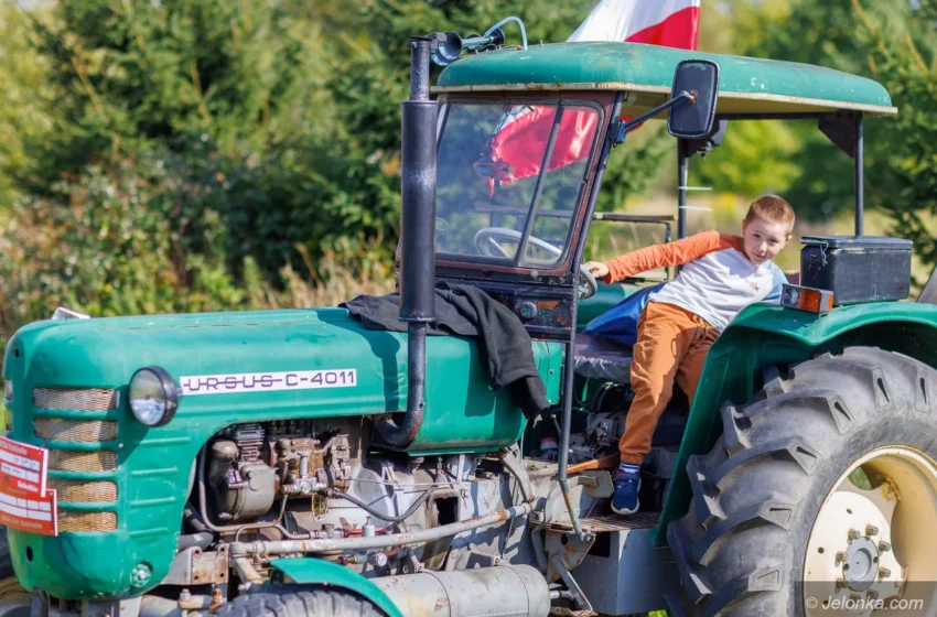  Tak wyglądał VI Izerski Zlot Traktorów. Maszyny przejechały przez region