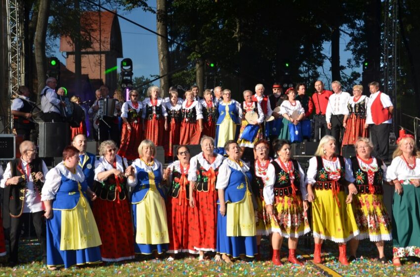  XXIII Izerska Gala za nami. Folklor i muzyka porwały publiczność w Mirsku
